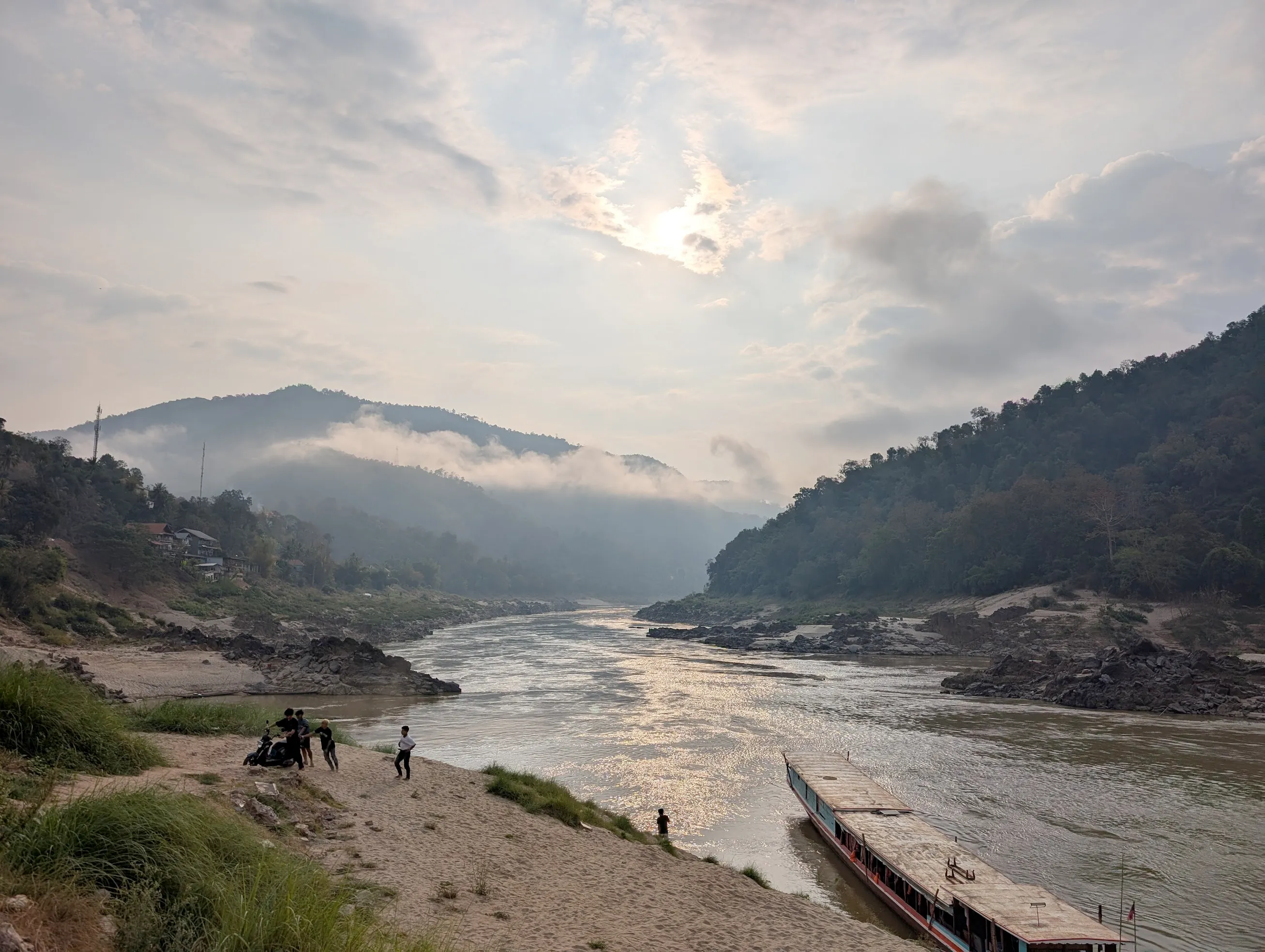 Morning in Pak Beng